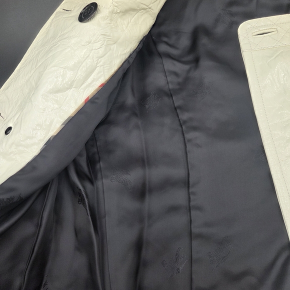 Burberry Women's Cream Double-Breasted Jacket - Picture 6 of 10